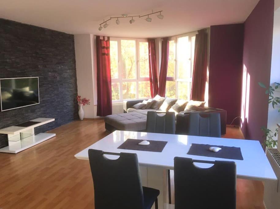 4 Zimmer Wohnung Mit 6 Betten Nahe Hamburg Glinde  Bagian luar foto