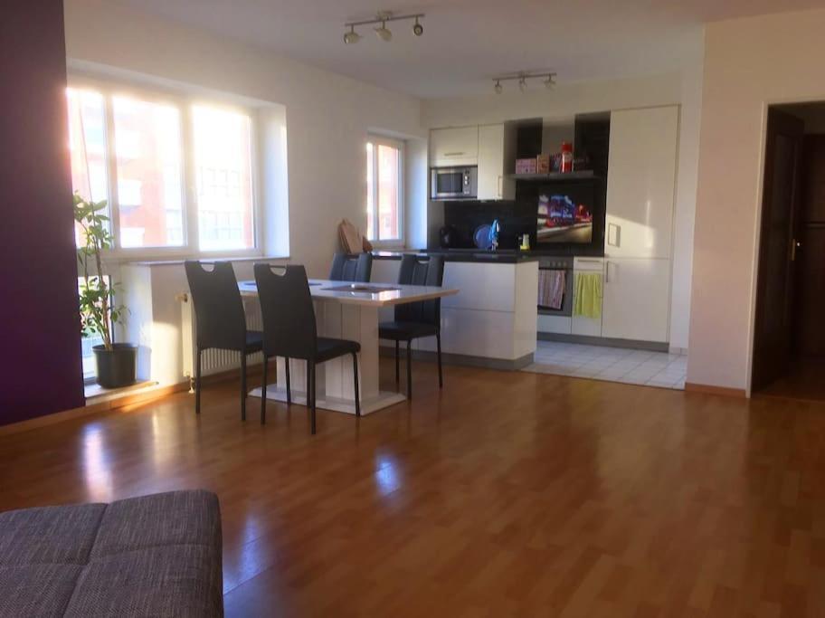 4 Zimmer Wohnung Mit 6 Betten Nahe Hamburg Glinde  Bagian luar foto